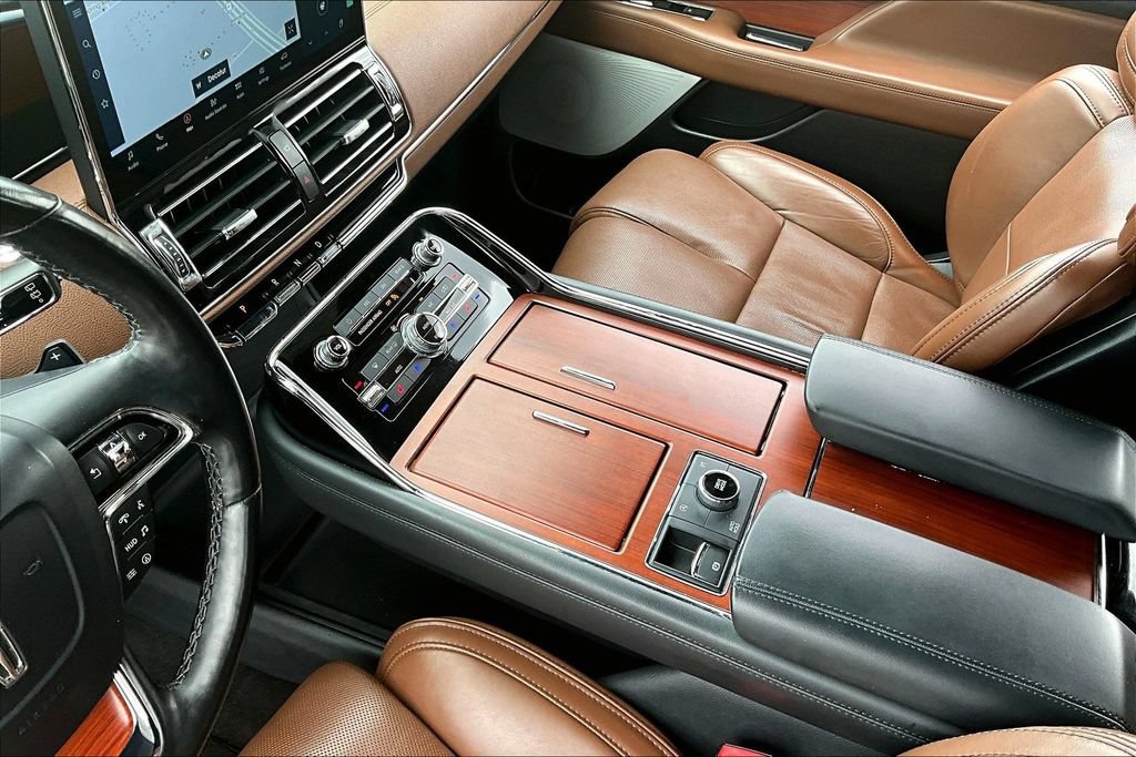 Used 2022 Lincoln Navigator Reserve AWD/4WD image 17