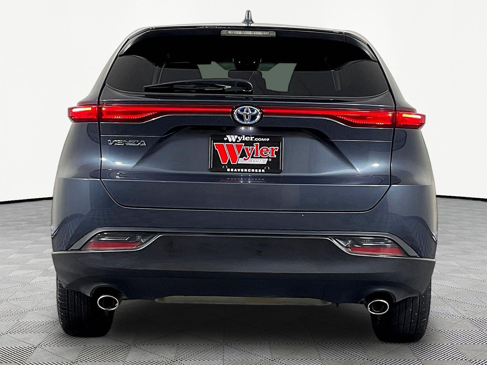 Used 2023 Toyota Venza LE AWD/4WD image 5