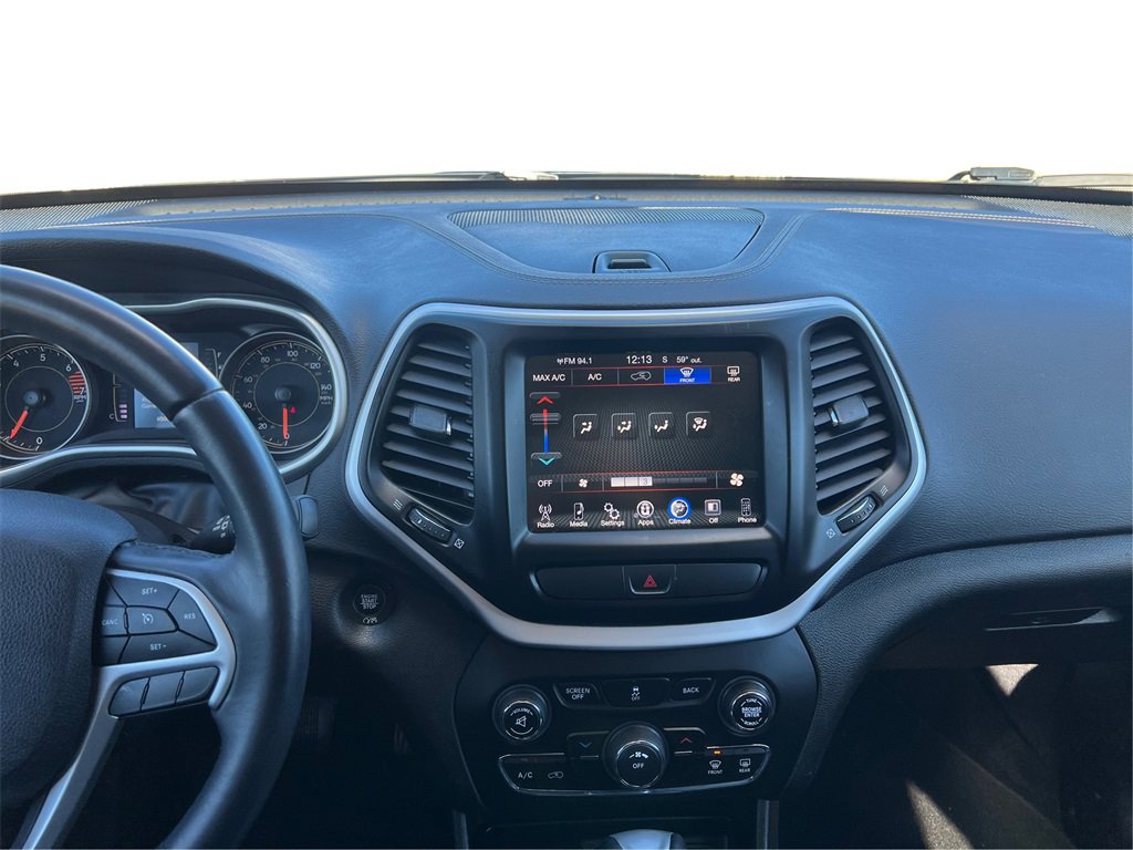 Used 2018 Jeep Cherokee Latitude Plus image 15