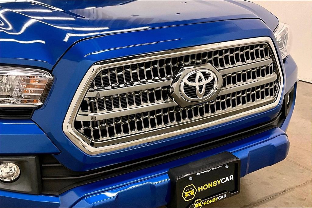 Used 2017 Toyota Tacoma TRD Off-Road w/ Tow Package AWD/4WD image 31