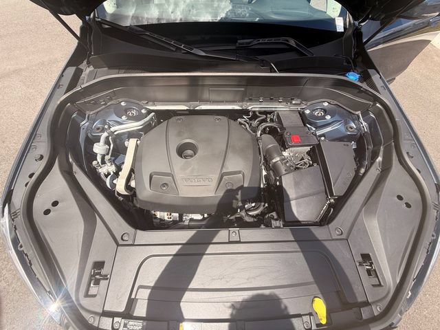 Used 2022 Volvo XC90 T5 Momentum w/ Protection Package Premier FWD image 22