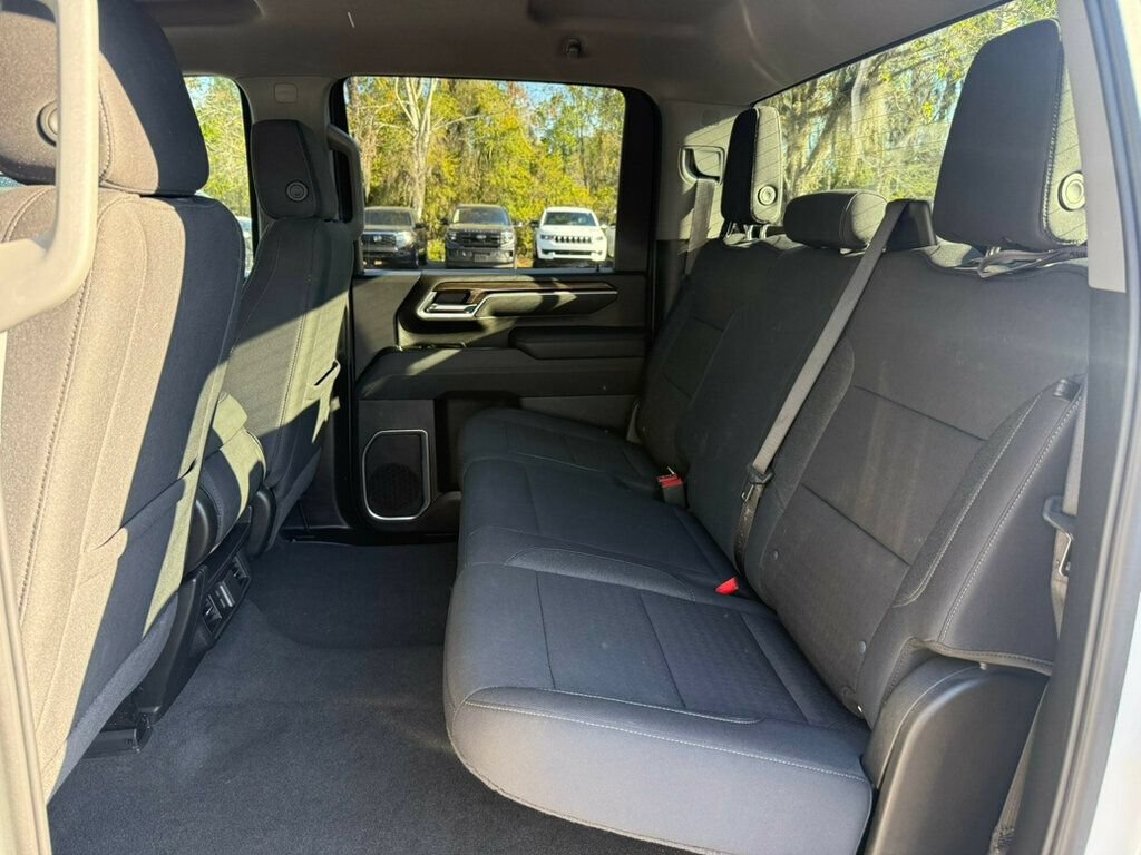 Used 2025 Chevrolet Silverado 2500 LT w/ Convenience Package AWD/4WD image 9