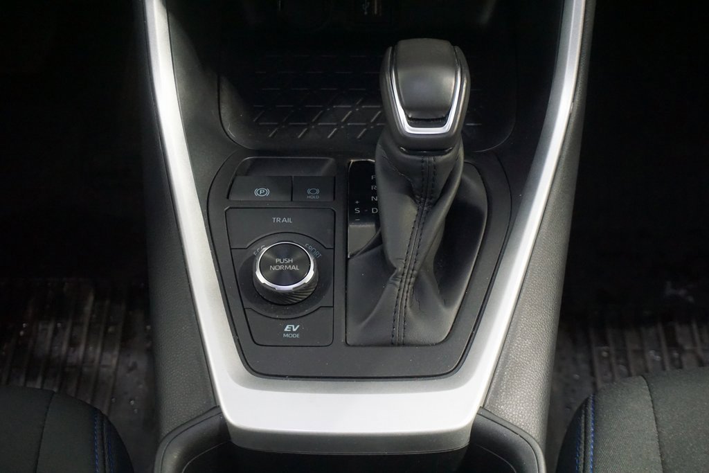 Used 2025 Toyota RAV4 SE image 27