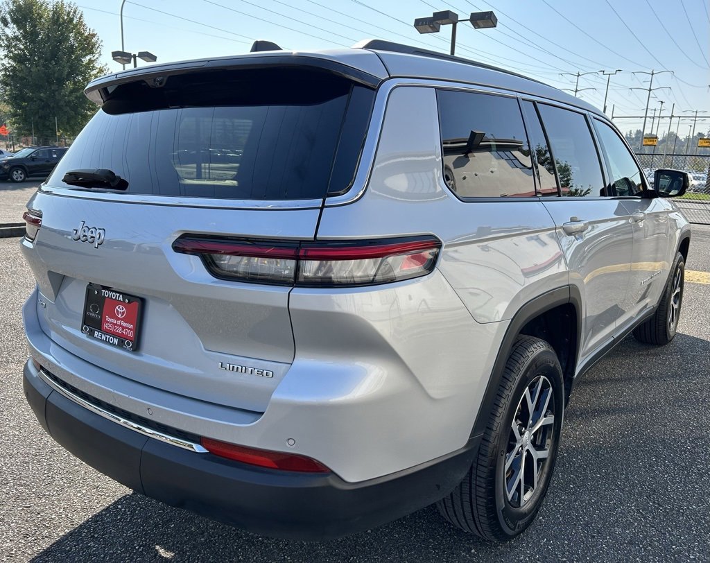 Used 2024 Jeep Grand Cherokee L Limited w/ Luxury Tech Group II image 5