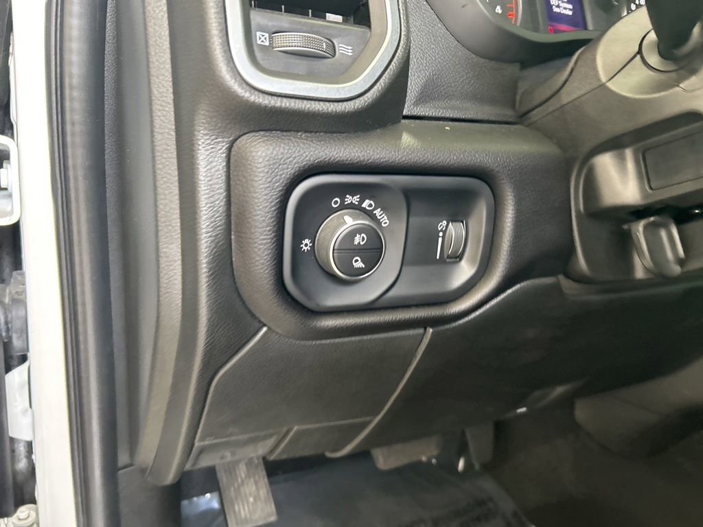 Used 2025 RAM 2500 Big Horn AWD/4WD image 43