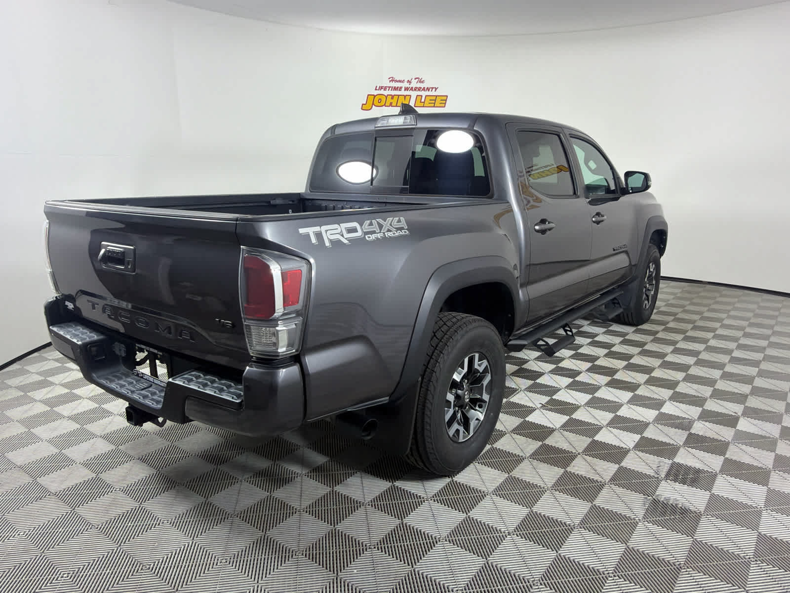 Used 2021 Toyota Tacoma TRD Off-Road w/ Technology Package AWD/4WD image 6