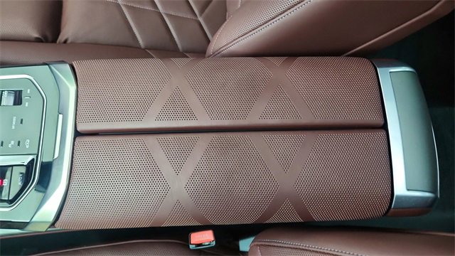 Used 2025 BMW i7 eDrive50 image 55