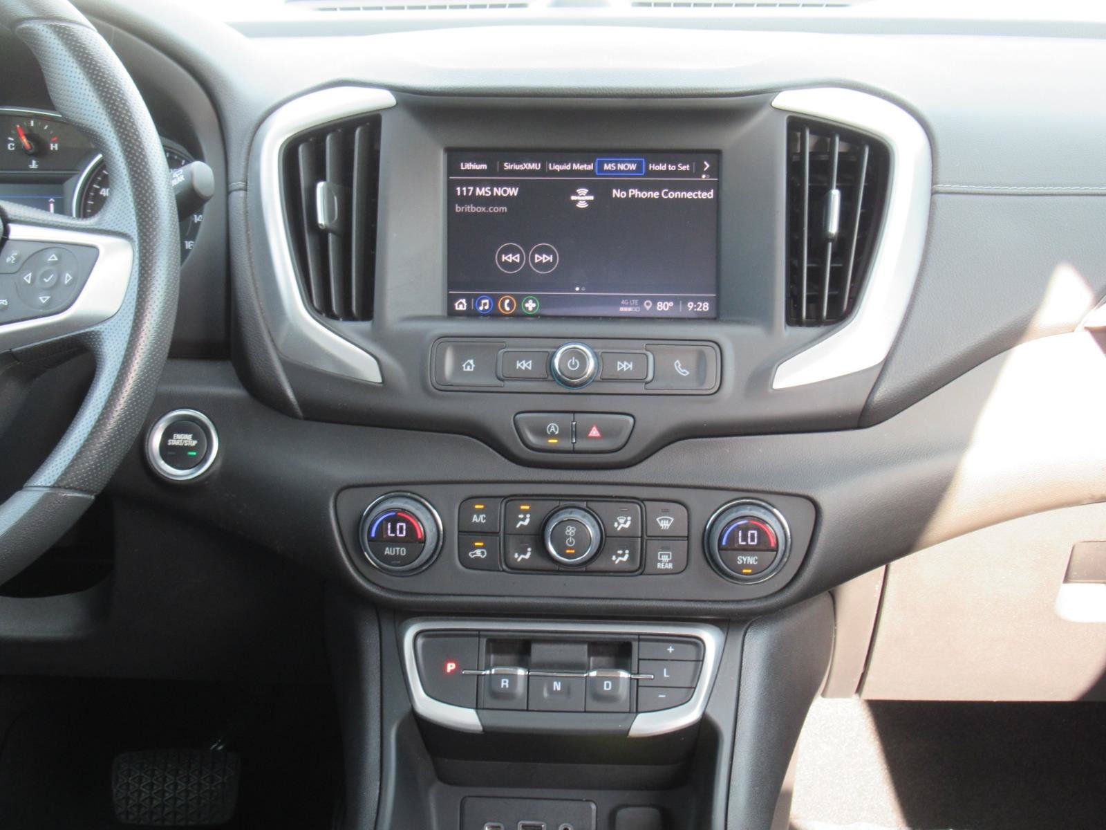 Used 2024 GMC Terrain SLE w/ Driver Convenience Package FWD image 16