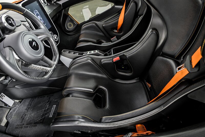 Used 2019 McLaren Senna RWD image 26