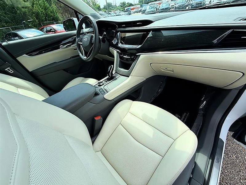 Used 2022 Cadillac XT6 Premium Luxury w/ Technology Package FWD image 30