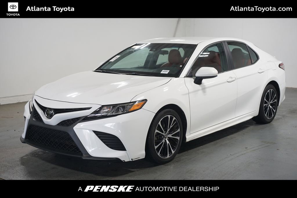Used 2018 Toyota Camry SE FWD image 1