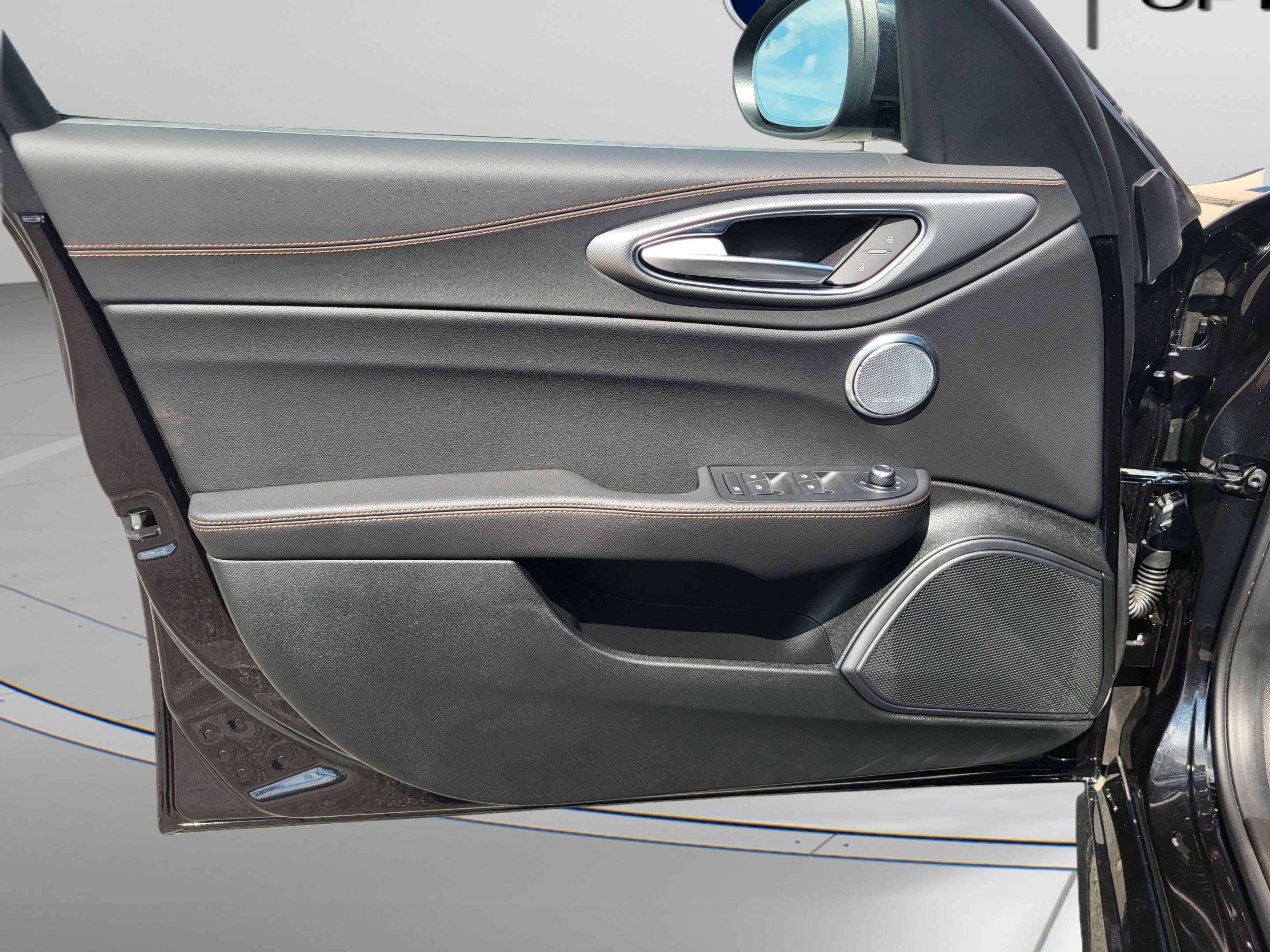 New 2025 Alfa Romeo Giulia w/ Driving Assist Package image 26