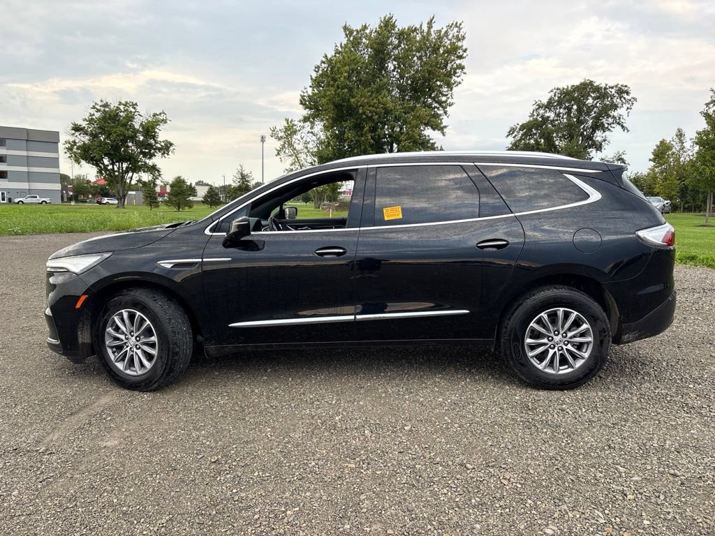 Used 2024 Buick Enclave Essence w/ Sound and Sites Package AWD/4WD image 6