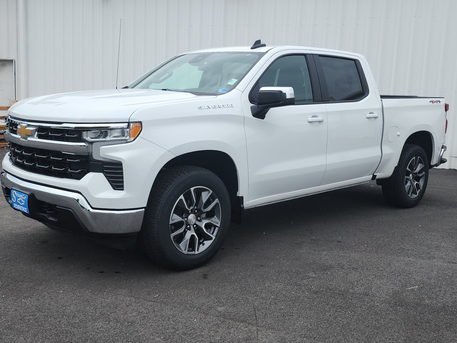Used 2023 Chevrolet Silverado 1500 LT AWD/4WD image 1