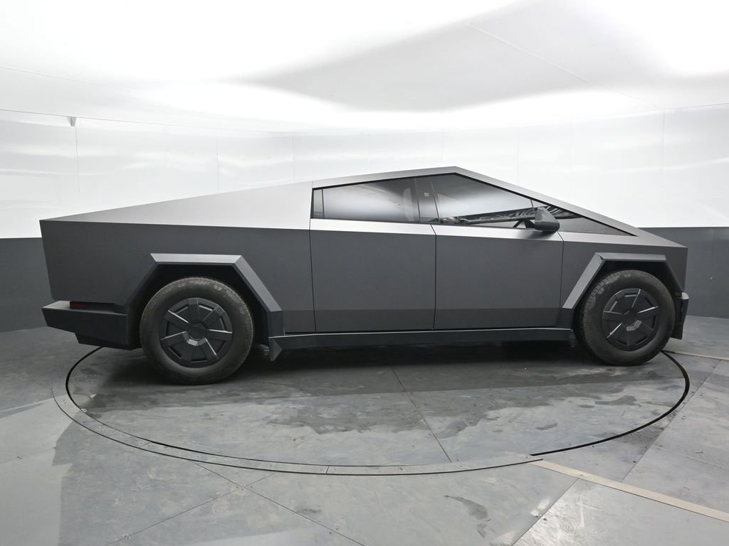 Used 2025 Tesla Cybertruck AWD Crew Cab image 5