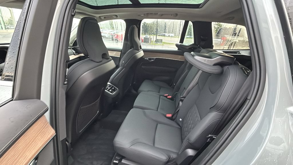 Certified 2026 Volvo XC90 B6 Plus AWD/4WD image 9