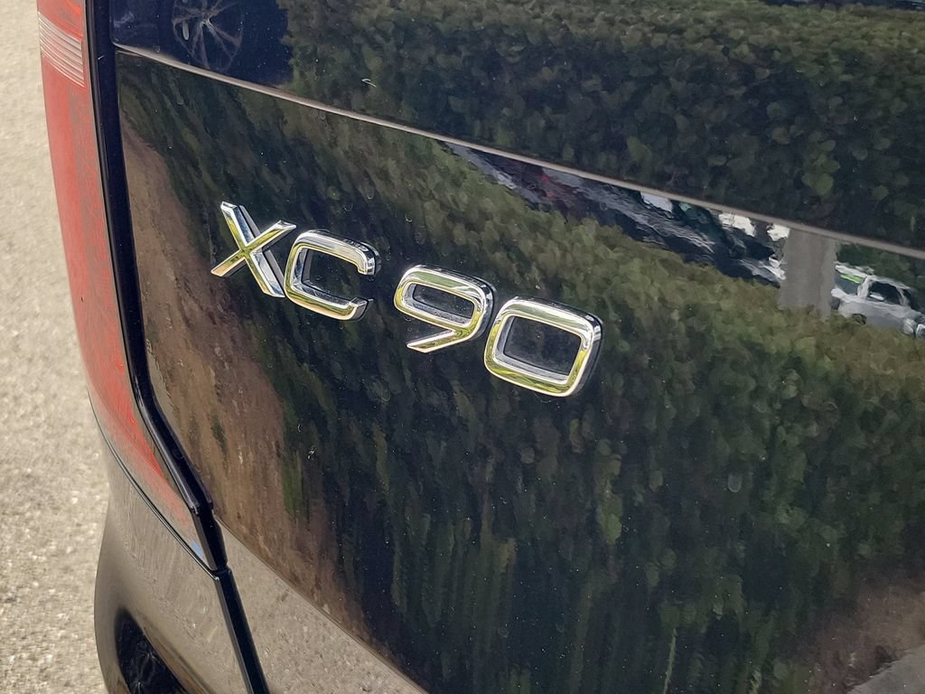 Used 2025 Volvo XC90 T8 Ultra w/ Protection Package Premier AWD/4WD image 10