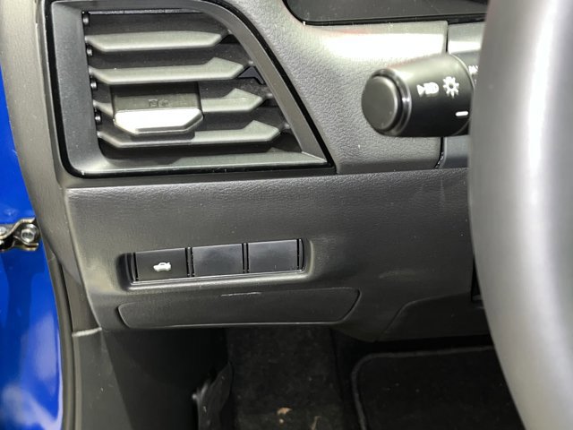 New 2026 Nissan Sentra SR w/ Floor Mat Package FWD image 12