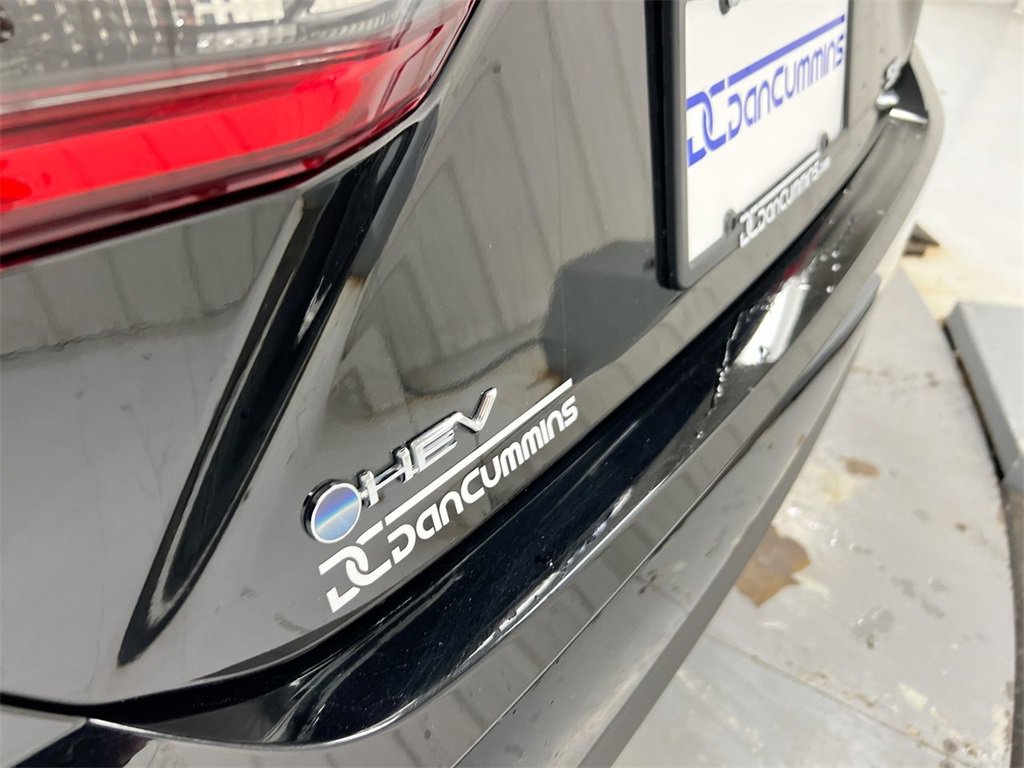 Used 2025 Toyota Camry SE image 26