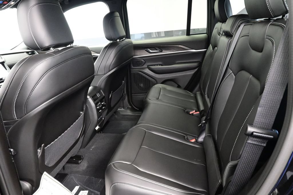 New 2027 Jeep Grand Cherokee Limited AWD/4WD image 12