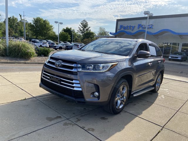 Used 2017 Toyota Highlander Limited Platinum AWD/4WD image 4