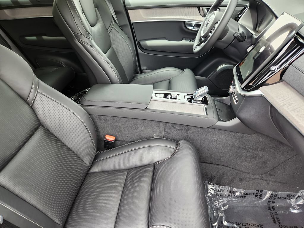 New 2026 Volvo XC90 T8 Ultra w/ Protection Package AWD/4WD image 5