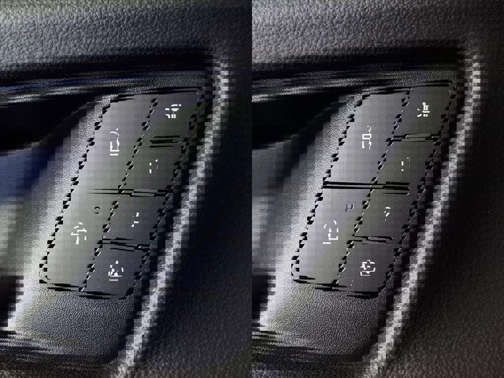 New 2026 Chevrolet Equinox RS w/ Convenience Package III image 23