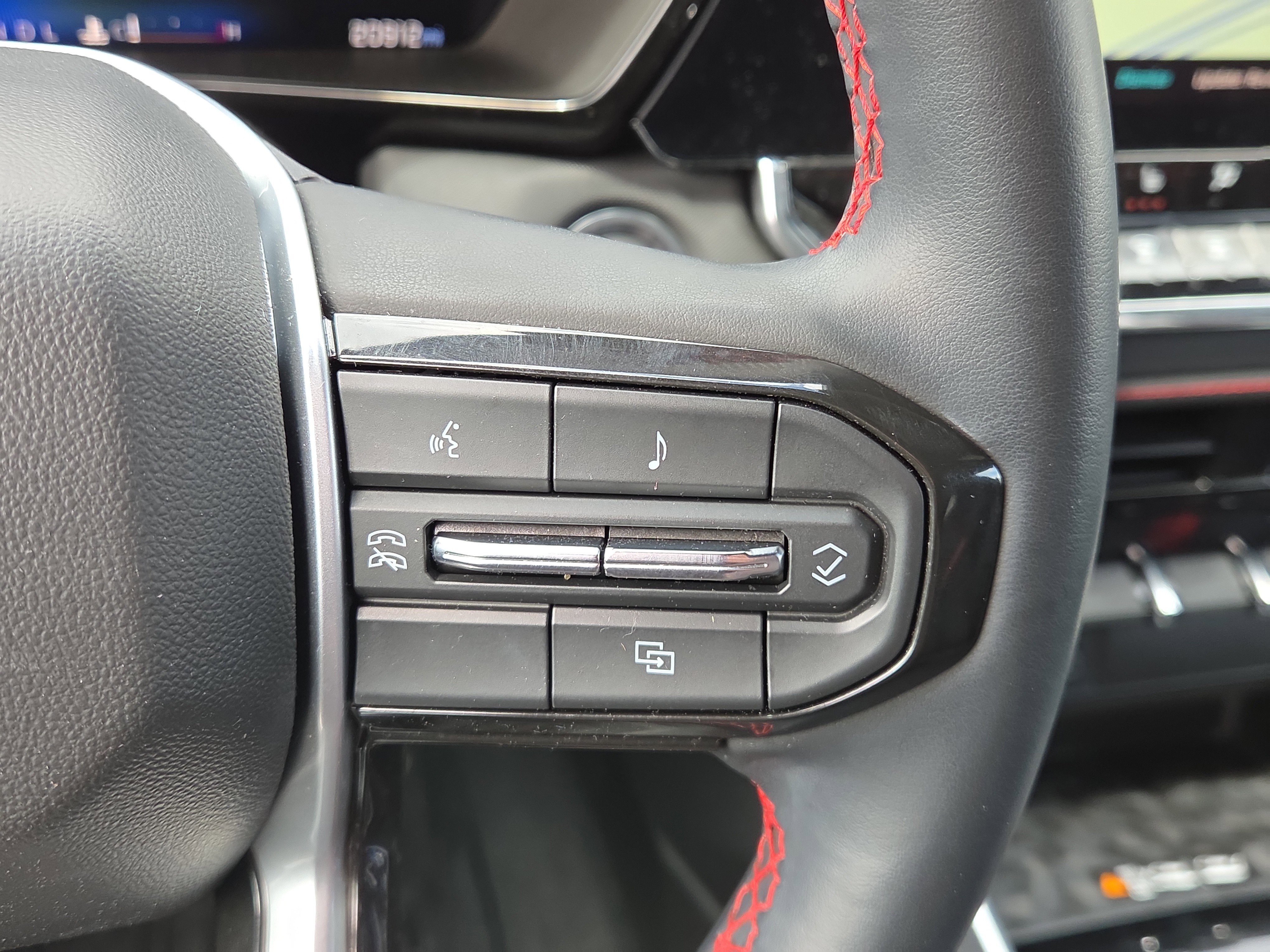 Used 2024 Chevrolet Colorado Z71 w/ Z71 Convenience Package 2 AWD/4WD image 20