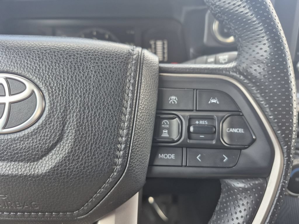 Used 2025 Toyota 4Runner SR5 AWD/4WD image 19
