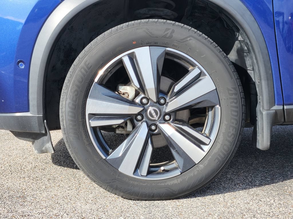 Used 2023 Nissan Rogue SL w/ SL Premium Package FWD image 7