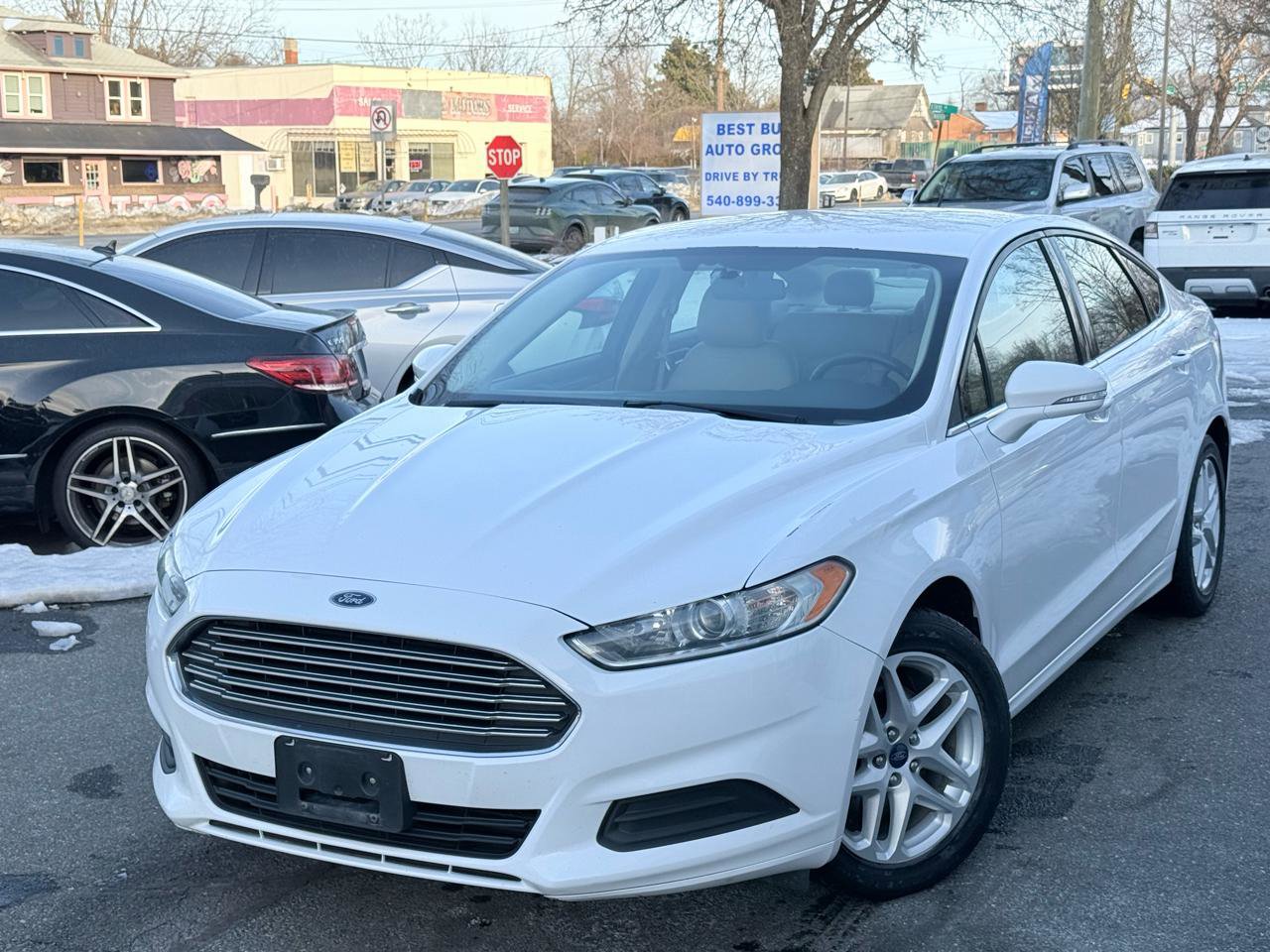 Used 2014 Ford Fusion SE image 2