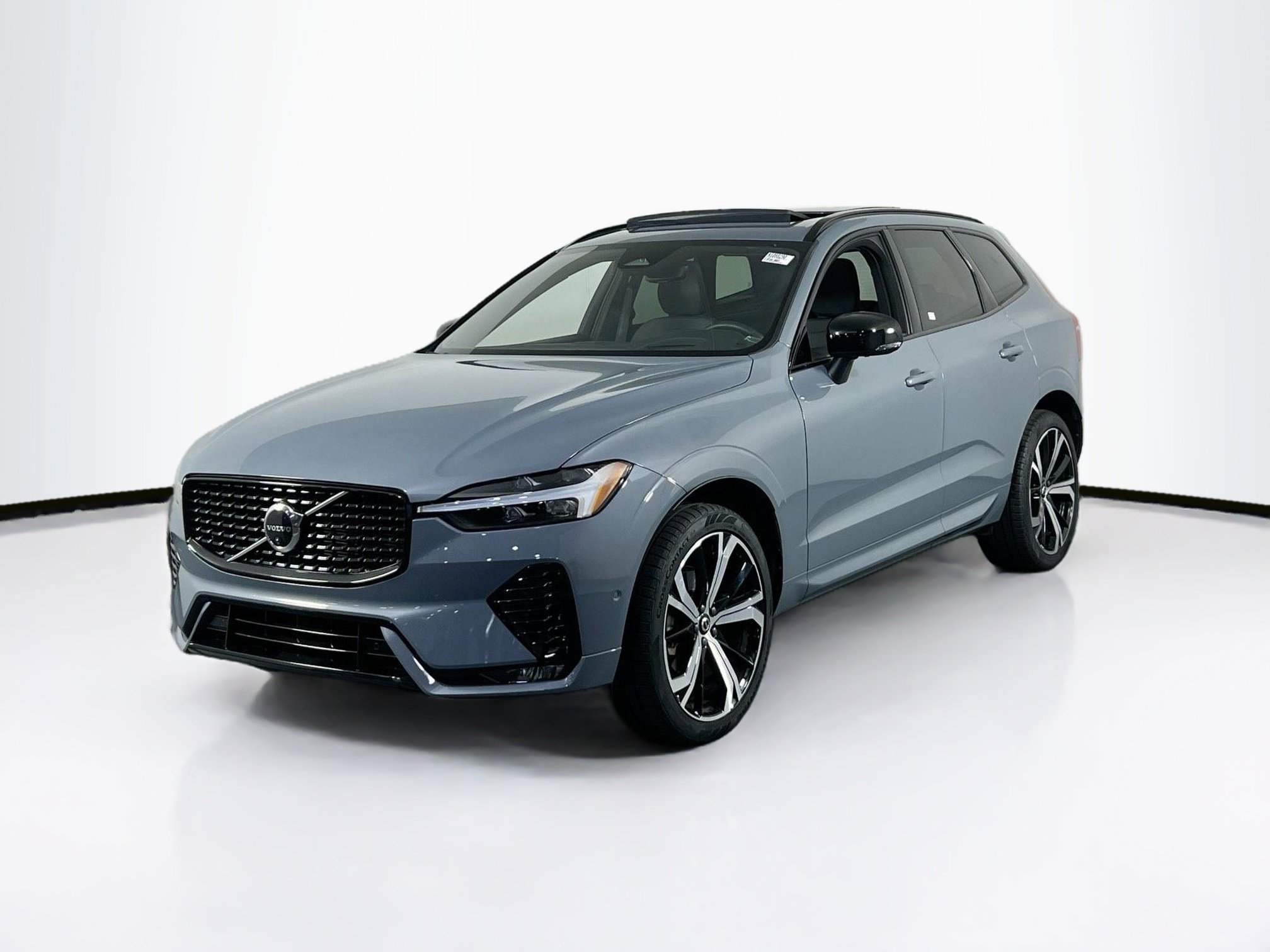 Used 2022 Volvo XC60 B5 R-Design w/ Advanced Package video 1