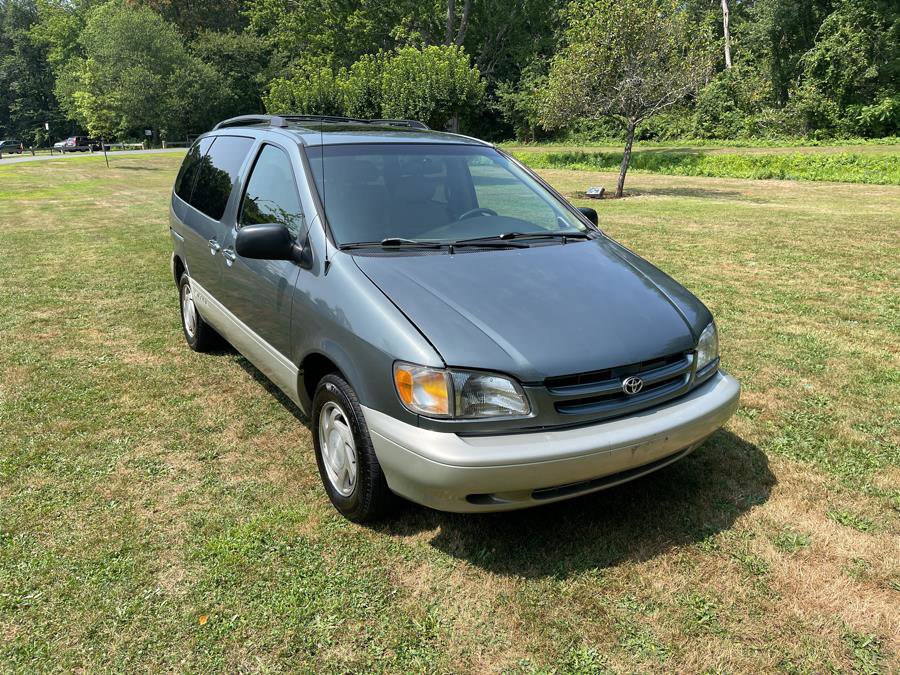 Used 1999 Toyota Sienna LE image 4