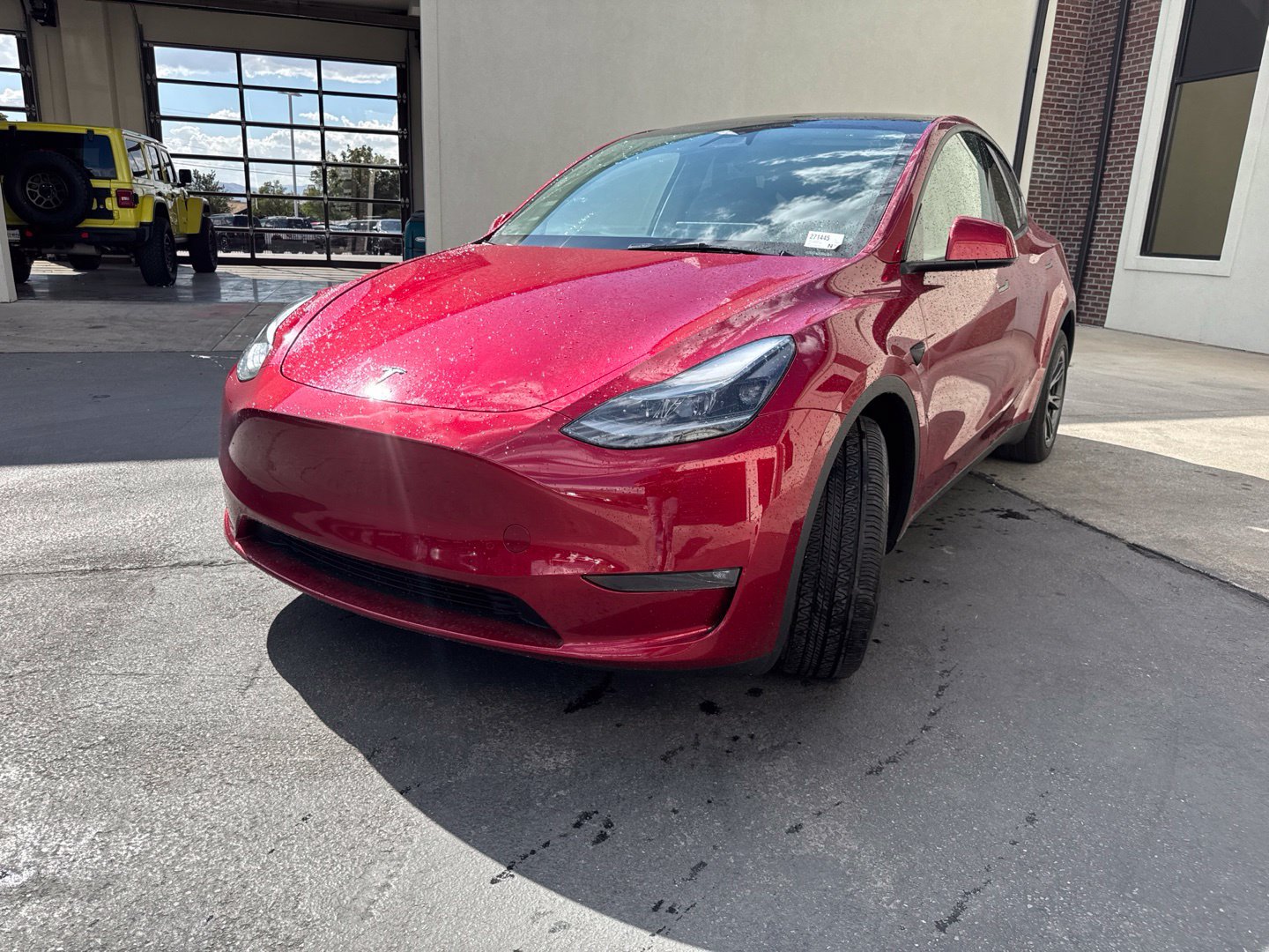 Used 2025 Tesla Model Y Long Range AWD/4WD image 4