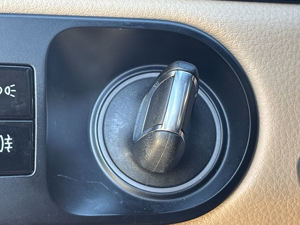 Used 2020 Porsche Cayenne image 32