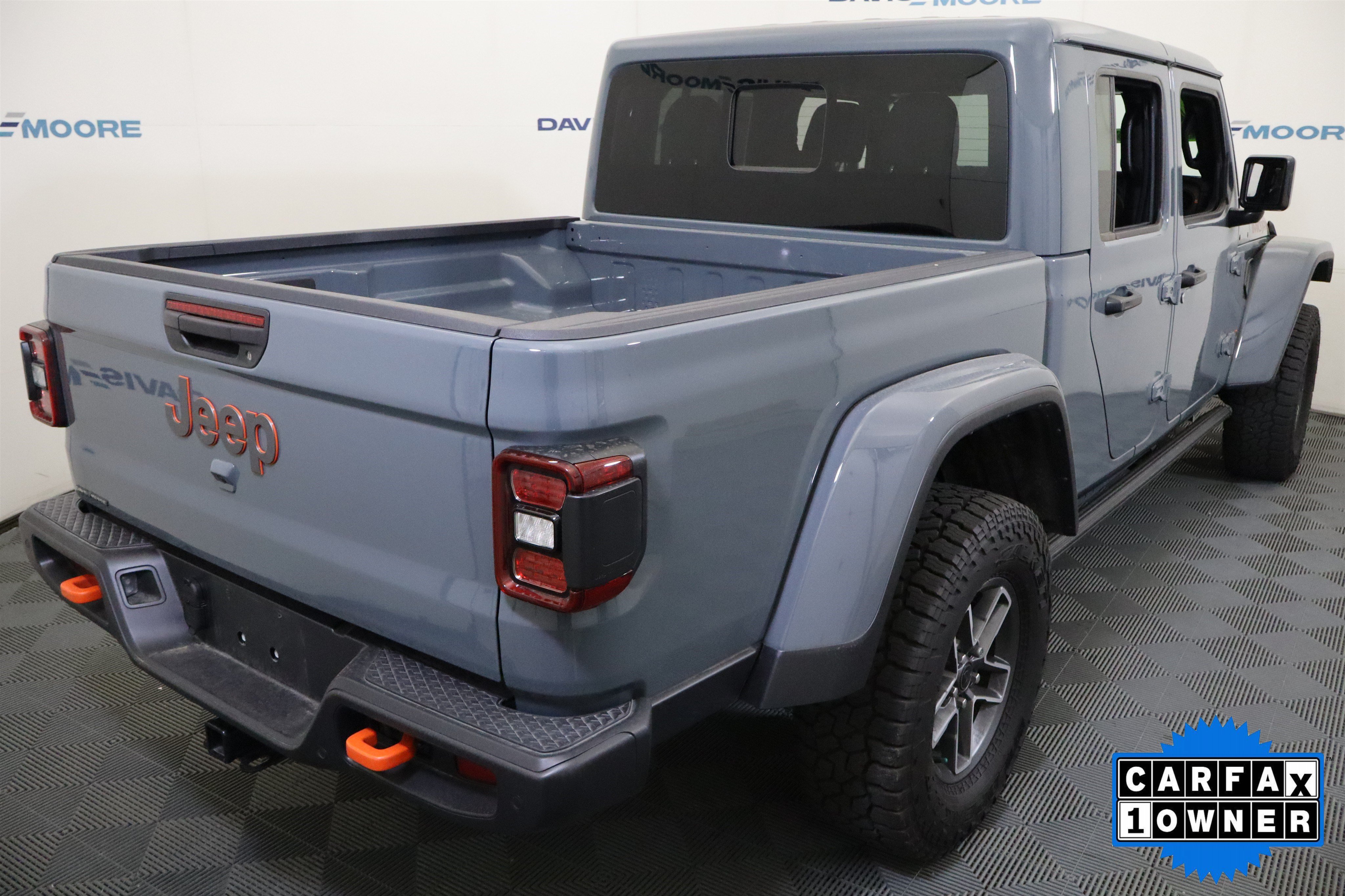 Used 2025 Jeep Gladiator Mojave w/ Safety Group AWD/4WD image 6