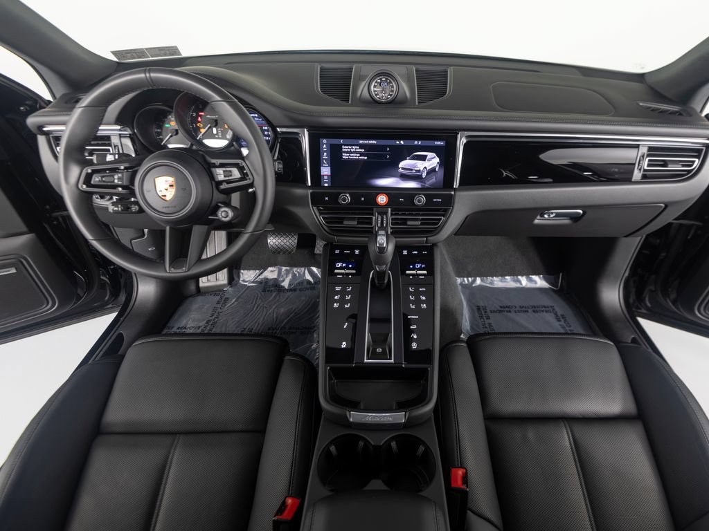 Certified 2026 Porsche Macan Turbo AWD/4WD image 34