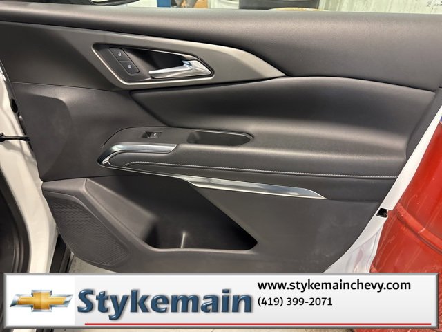 Used 2024 Chevrolet Traverse LT image 24