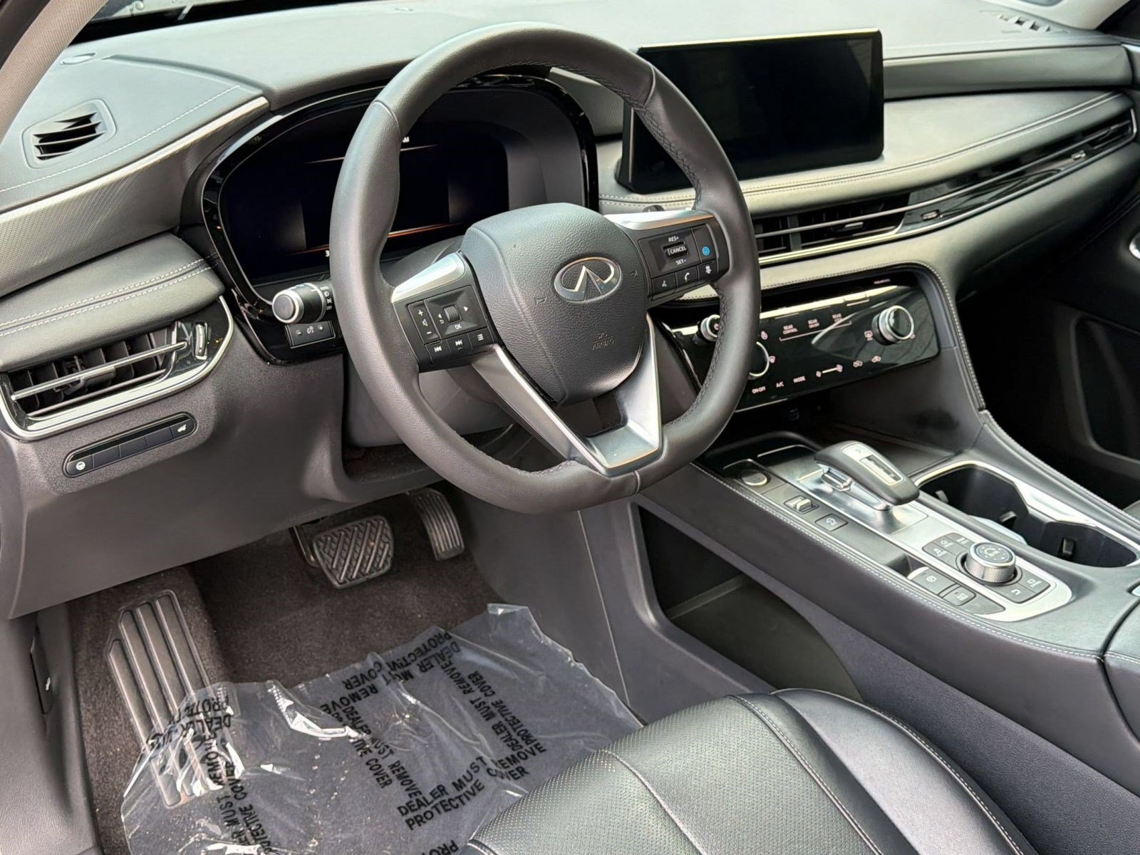Used 2023 INFINITI QX60 Luxe w/ Performance Audio Package AWD/4WD image 4