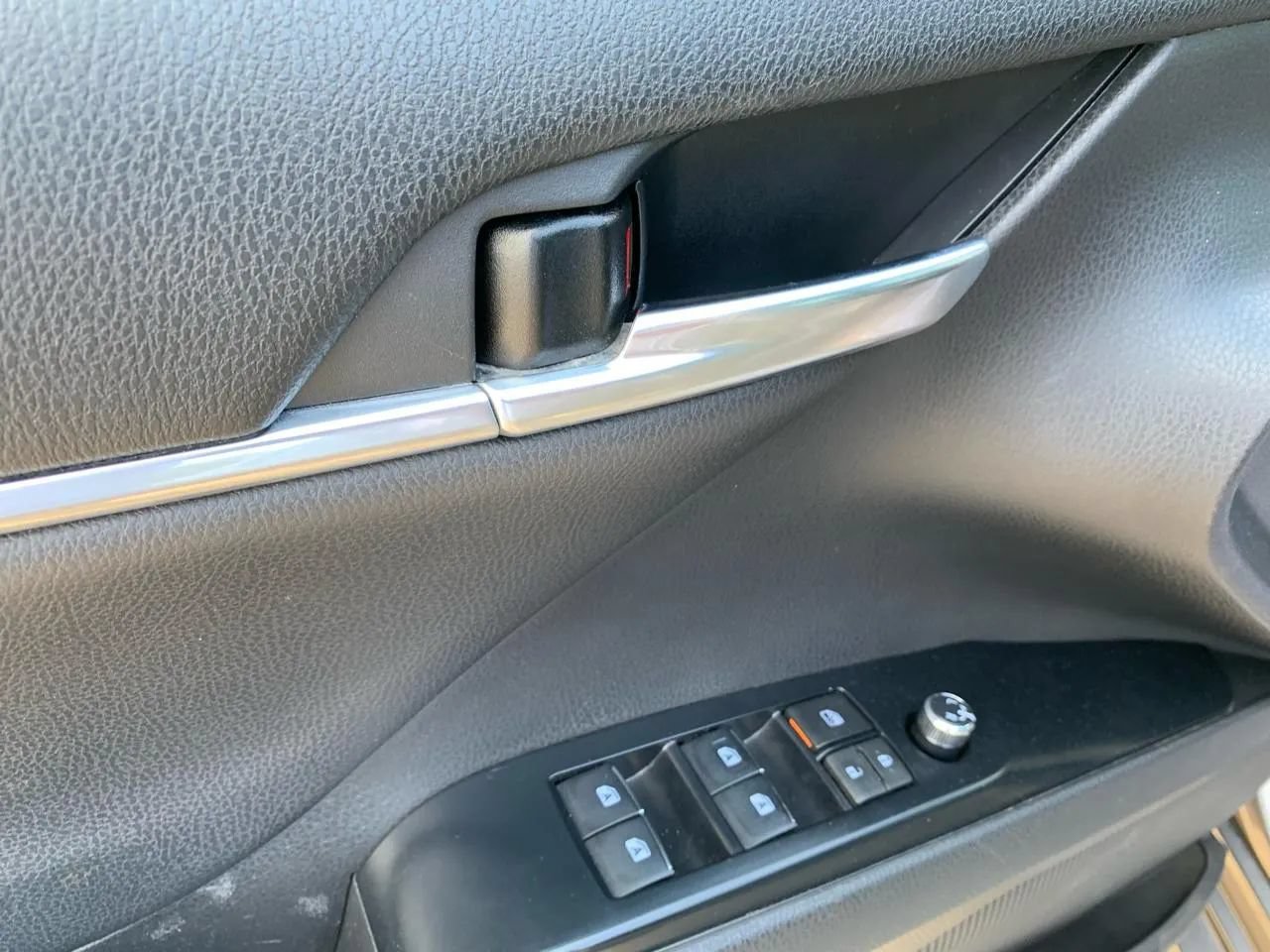 Used 2020 Toyota Camry XSE w/ Navigation Package FWD image 17