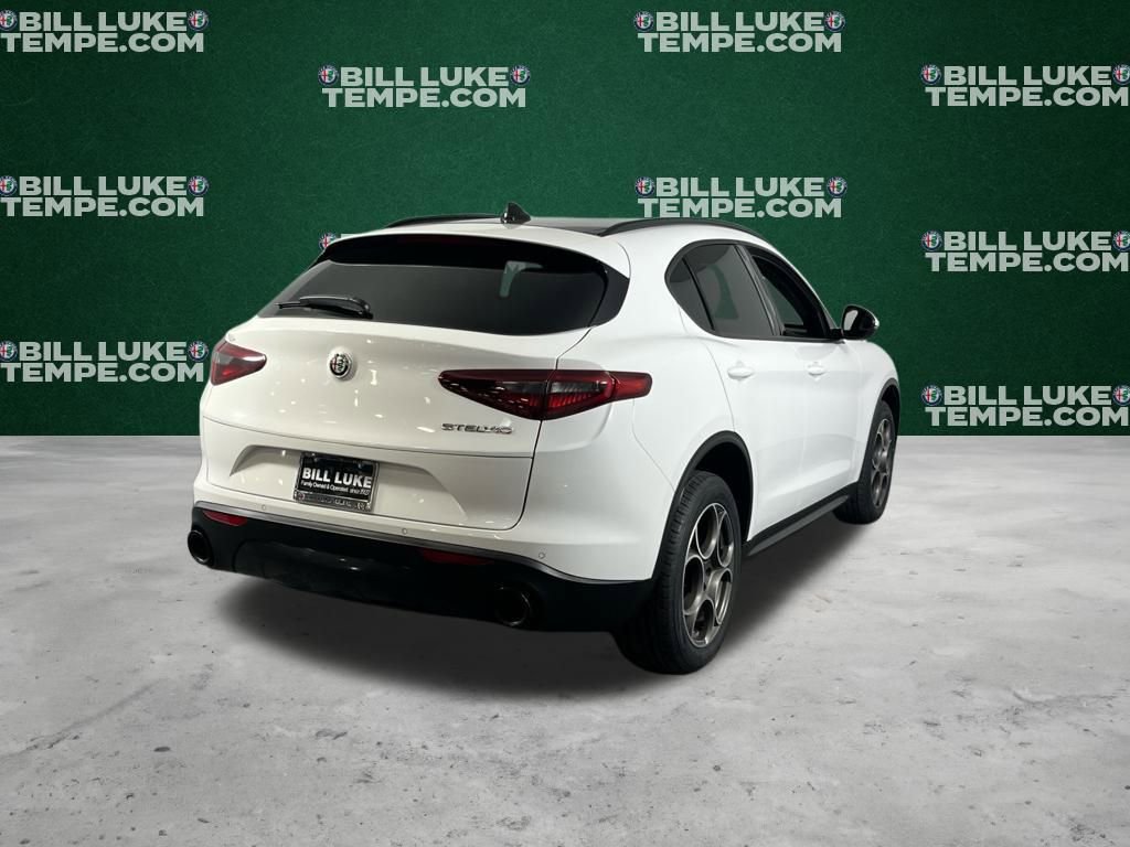Used 2023 Alfa Romeo Stelvio Sprint image 7