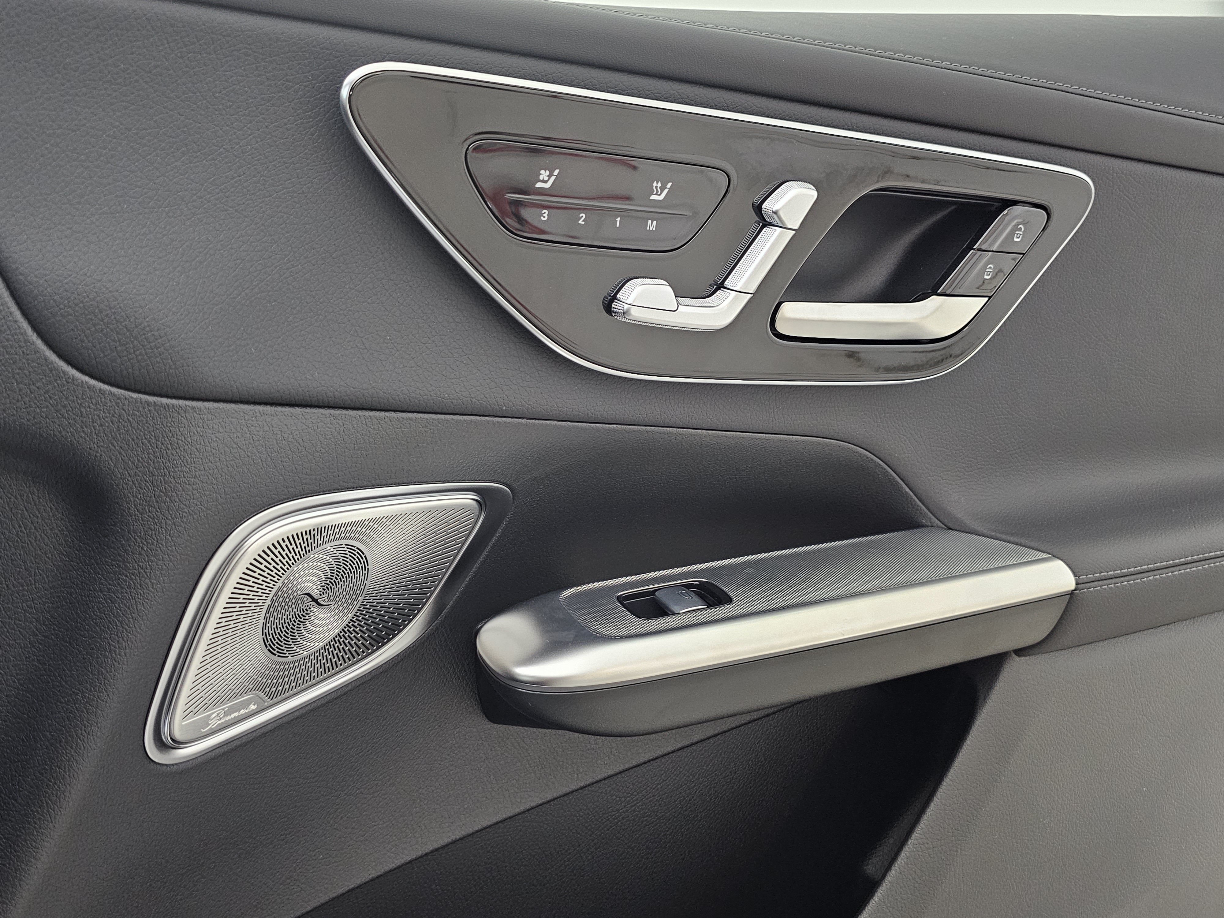 New 2025 Mercedes-Benz GLC 43 AMG 4MATIC Coupe image 17