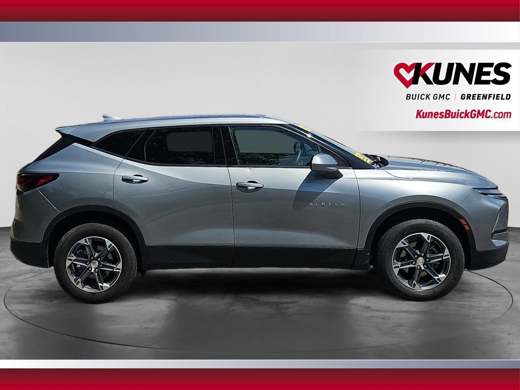 Used 2025 Chevrolet Blazer LT FWD image 12