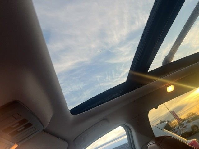 Used 2022 Nissan Pathfinder Platinum w/ Cargo Package image 3