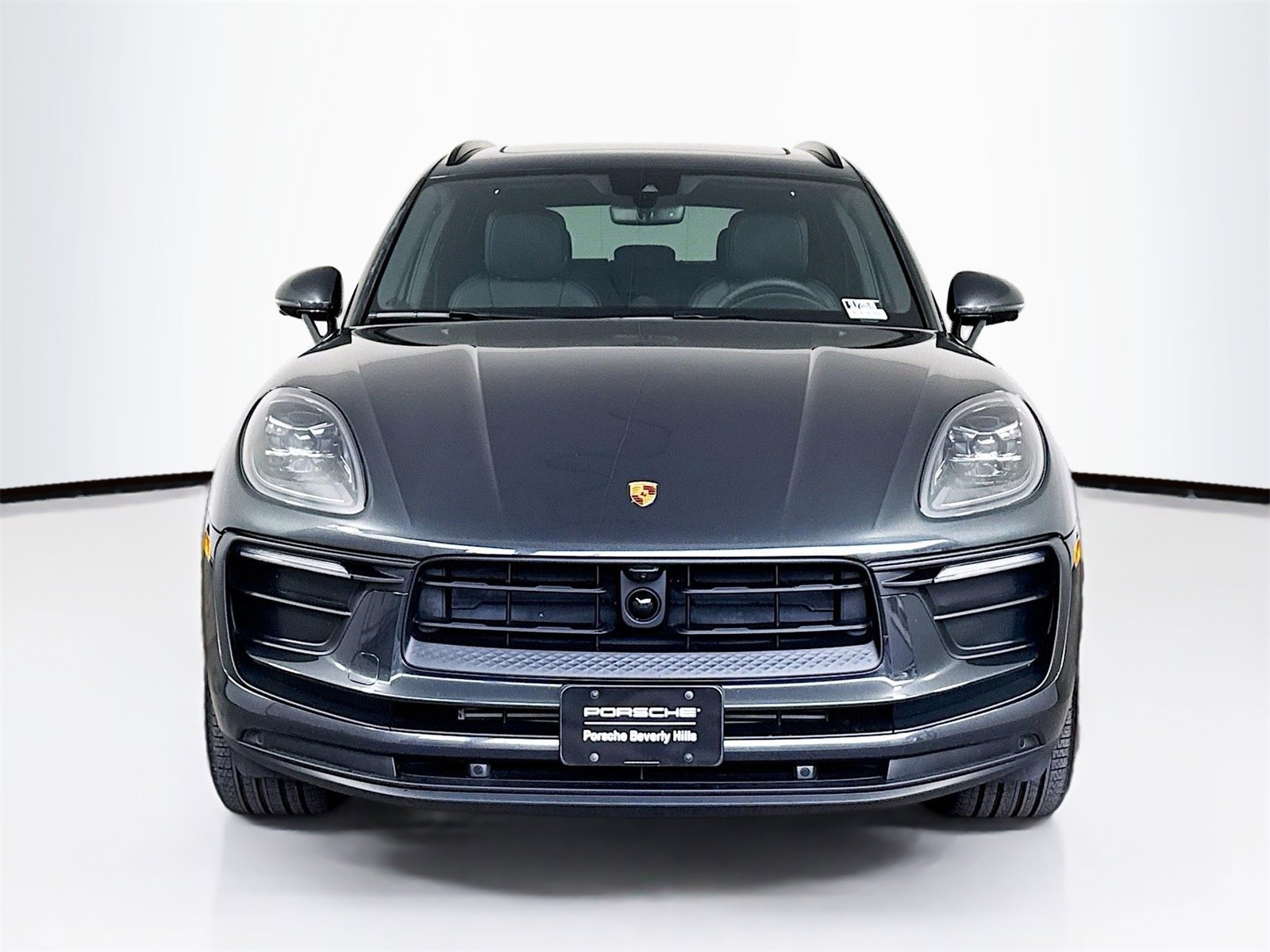 Used 2025 Porsche Macan image 6