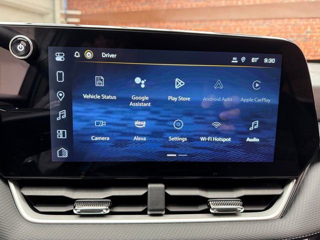 Used 2025 Chevrolet Equinox LT w/ Safety and Technology Package image 18