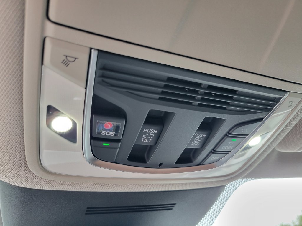 Used 2025 Acura MDX w/ Technology Package FWD image 35