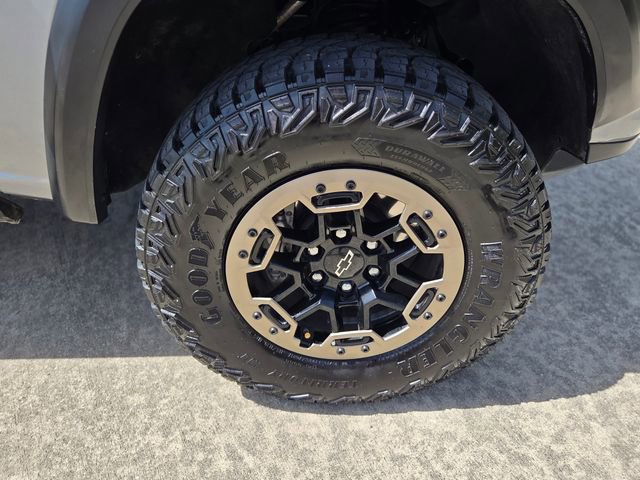Used 2024 Chevrolet Colorado ZR2 w/ Technology Package image 14