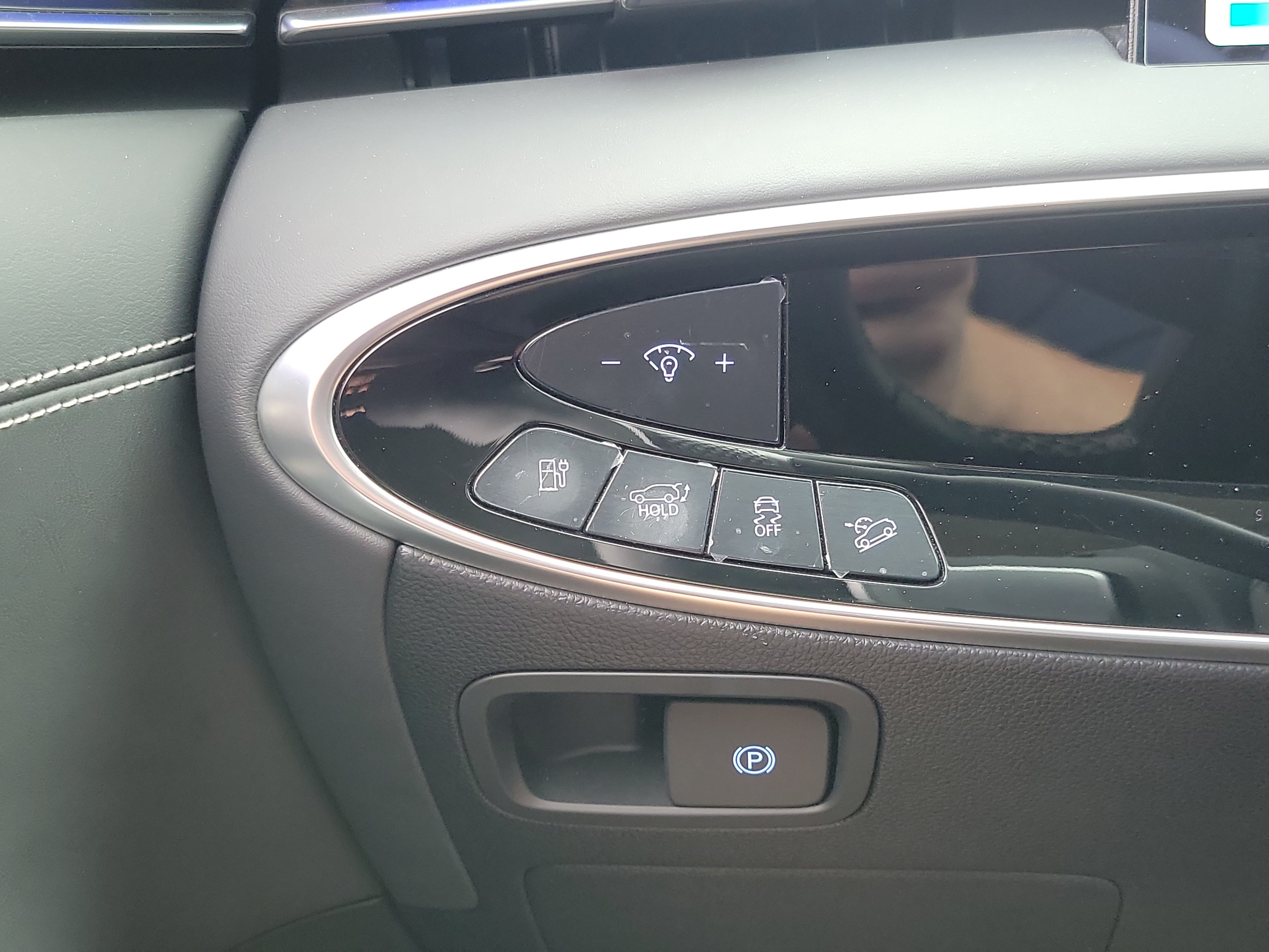 Certified 2026 Genesis Electrified GV70 Prestige AWD/4WD image 14