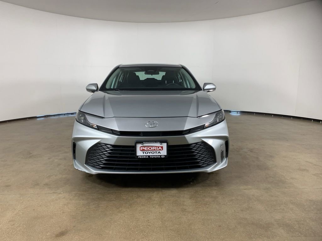 Used 2025 Toyota Camry LE image 3